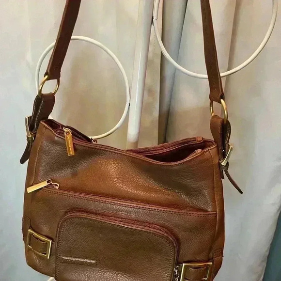 Stone Mountain buttery leather organizer handbag. - Picture 2 of 15